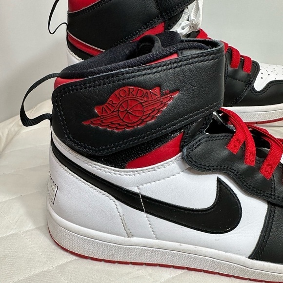 Nike Air Jordan 1 Hi FlyEase Mens Size 8.5 Sneakers White Black Red Shoes - Picture 6 of 16